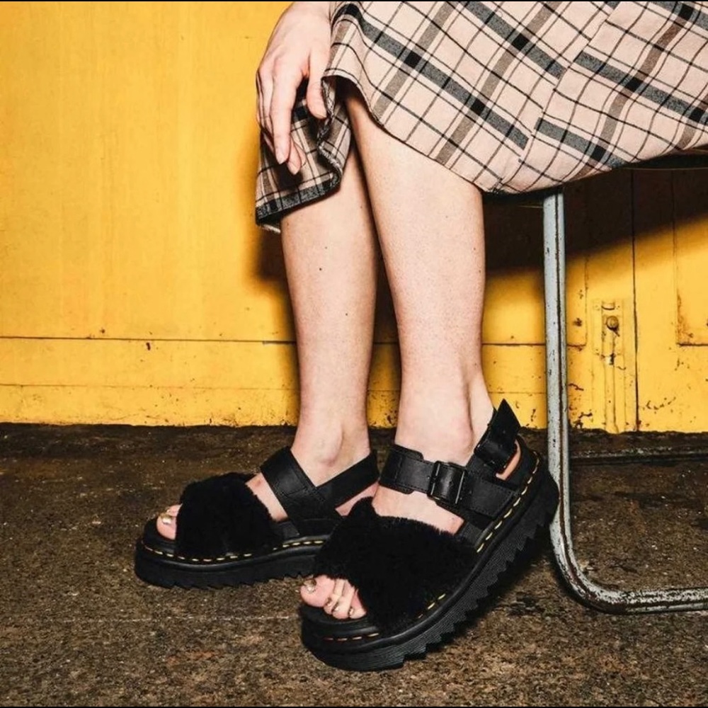 VOSS ll fluffy Dr. Martens